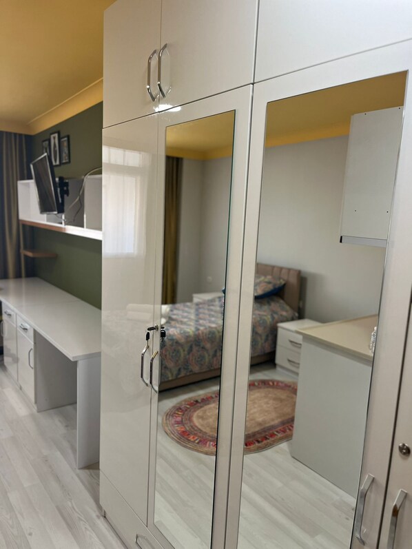 1 bedroom, WiFi, bed sheets - Cozy hotel suite with WiFi in peaceful Ankara (Ankara)