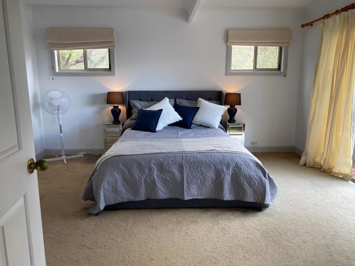 Fer et planche à repasser, draps fournis