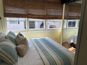 2 bedrooms, desk, iron/ironing board, free WiFi - Sunny & Cozy Resort Gem: Private Patio, Pool, Gym! (Sarasota)