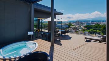 Luxury Studio Suite, Non Smoking, Sauna (Penthouse) | View from room