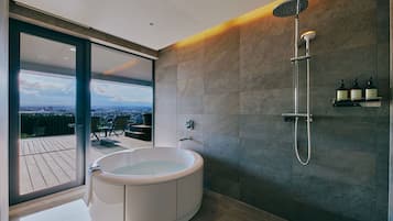 Luxury Twin Room, Non Smoking, Sauna | Bathroom