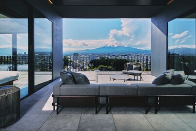 edit x seven FUJI GOTEMBA