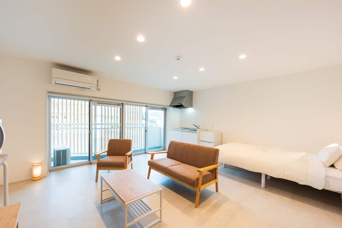 標準雙床房, 陽台, 樓中樓 | 筆電工作空間、免費無線上網、床單