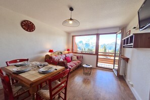 Dining - Ski-In Stay in Les Deux Alpes (Les Deux Alpes)