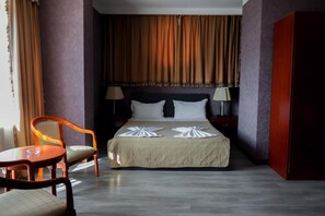 4 bedrooms, iron/ironing board, WiFi - Xazri Villas Soothing 4-bedroom villa with AC and WiFi in Baki (Baki)