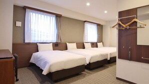 A hotel room with two beds, a wooden desk, a wardrobe, and a window with curtains. - BANDE HOTEL TEMPOZAN (Osaka)
