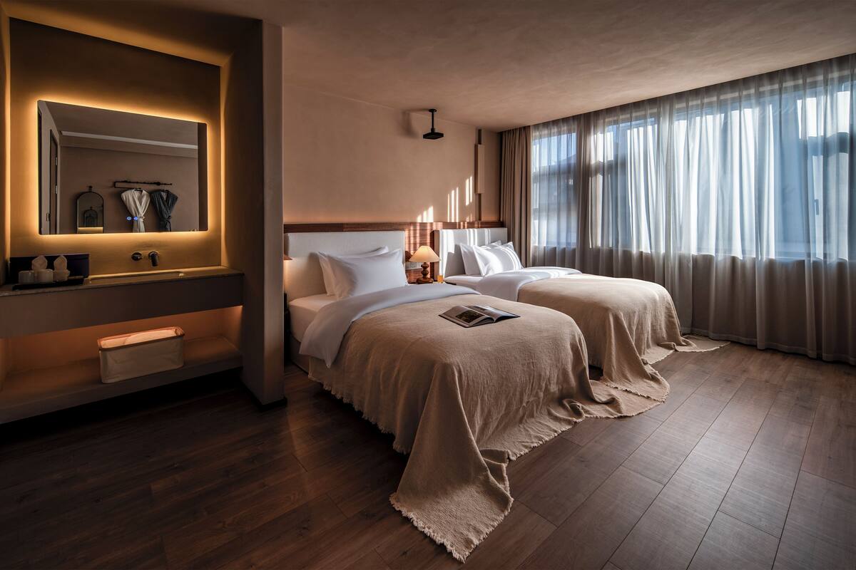 Deluxe Twin Room, Courtyard View