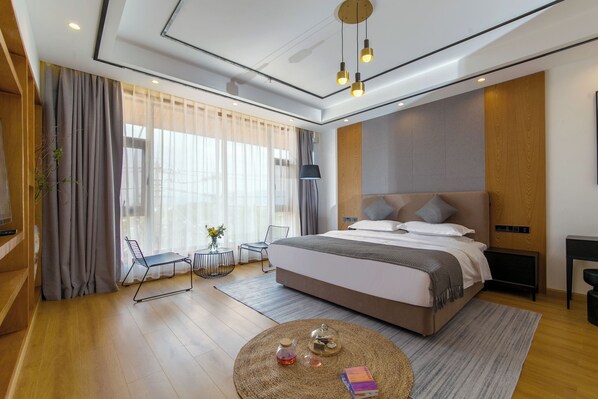 Deluxe Suite, Balcony, Garden View