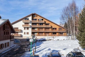 Exterior - Compact & Convenient Alpine Stay (Les Deux Alpes)