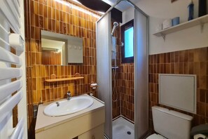 Shower - Compact & Convenient Alpine Stay (Les Deux Alpes)