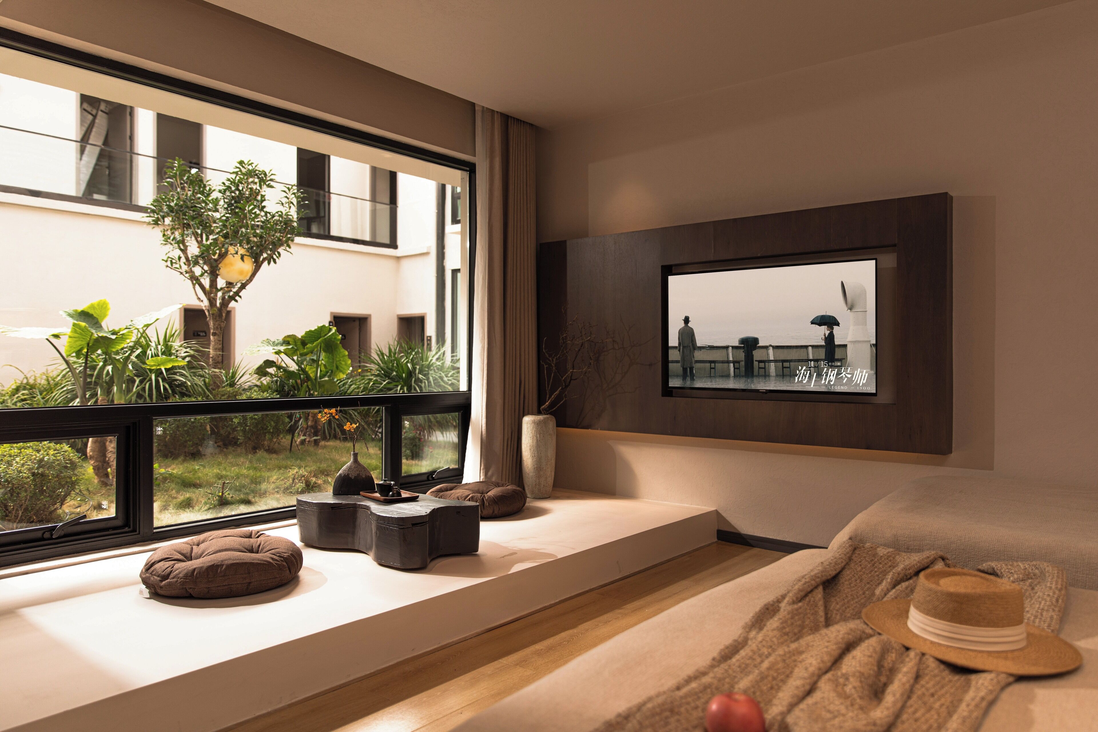 Phòng 2 giường đơn phong cách cổ điển | Quang cảnh từ phòng