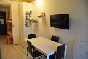 Dining - Family-Friendly Alpine Base (Les Deux Alpes)