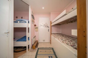 Room - Studio in France with Mountain Views (Allos)