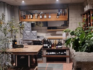 Bar (in der Unterkunft)