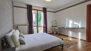6 bedrooms, iron/ironing board, travel crib, WiFi