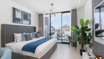 Luxury-Studio, Balkon, Stadtblick | Laptopgeeigneter Arbeitsplatz, kostenloses WLAN