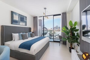 Luxury-Studio, Balkon, Stadtblick | Laptopgeeigneter Arbeitsplatz, kostenloses WLAN