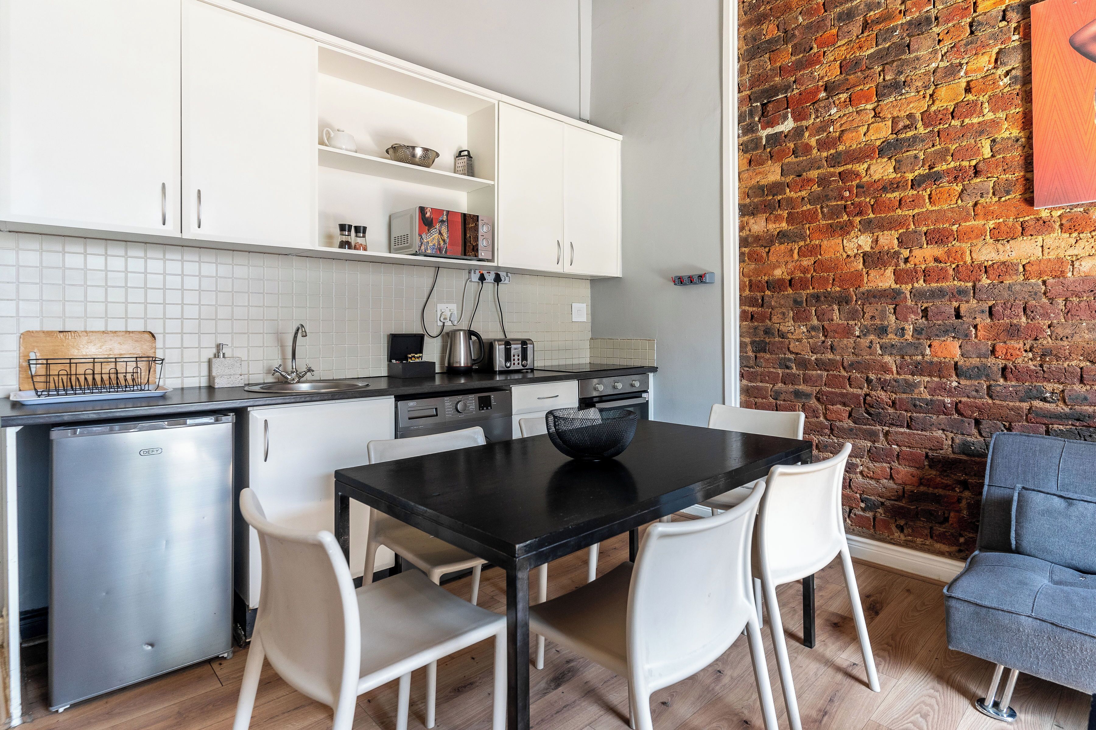 Standard Apartment, 2 Bedrooms, Non Smoking, City View | Private kitchen | Mini-fridge, microwave, oven, stovetop