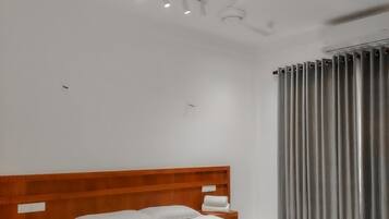 2 slaapkamers, een strijkplank/strijkijzer, wifi, beddengoed