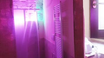 Apartment, 1 Bedroom, City View | Bathroom