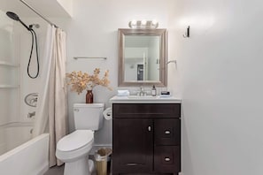 Shower, hair dryer, towels - The Greystone on Osborn | Heated Pool + Firepit (Scottsdale)