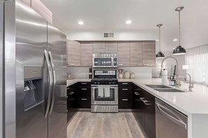 Fridge, microwave, oven, stovetop - The Greystone on Osborn | Heated Pool + Firepit (Scottsdale)