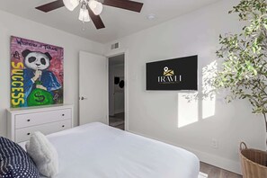 3 bedrooms, desk, iron/ironing board, travel crib