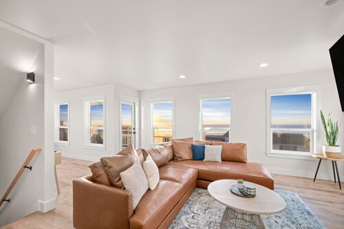 Brand New Custom Construction | Ocean Views | Hot Tub | Arcade | Sleeps 20