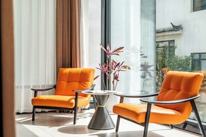 Comfort Studio Suite, 2 Queen Beds, Smoking, Private Bathroom