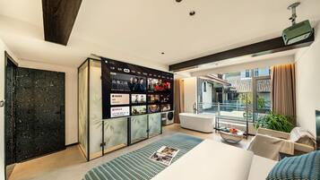 Elite Room, 1 Queen Bed, Smoking, Private Bathroom | Free WiFi