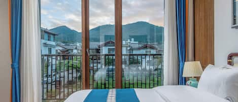 Standard Studio Suite, 1 Queen Bed, Smoking, Hill View | View from room
