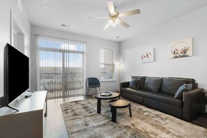 TV, offices - CozySuites Modern 2BR, Nora Indianapolis #11 (Indianapolis)