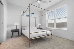 2 bedrooms, iron/ironing board, WiFi, bed sheets - CozySuites Modern 2BR, Nora Indianapolis #11 (Indianapolis)