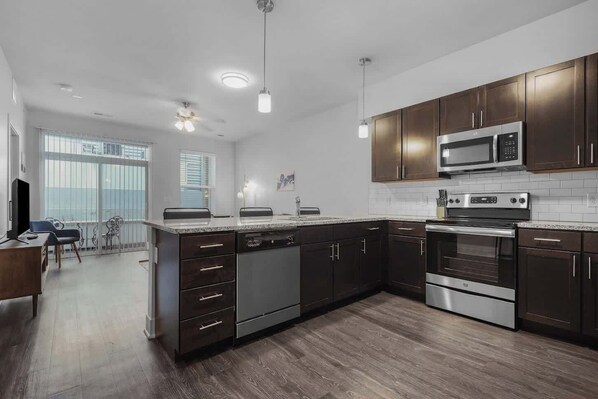 Fridge, microwave, oven, stovetop