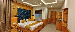 Superior Double Room, Balcony, Mountain View | Free WiFi - Hotel Shingar - Sunrise Hotel & Resorts (Bhuntar)
