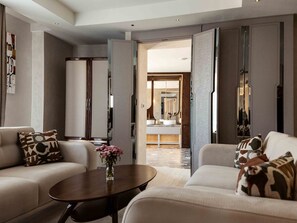 Apartamento, 3 habitaciones, balcón, vistas a la ciudad | Sábanas de algodón egipcio y ropa de cama de alta calidad