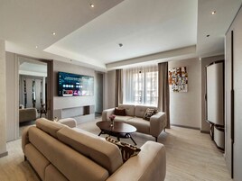 Apartment, 3 Bedrooms, Balcony, City View | Egyptian cotton sheets, premium bedding, down comforters