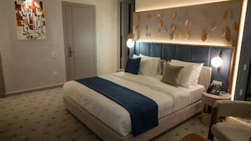 Royal Suite, Balcony, City View | Egyptian cotton sheets, premium bedding, down duvets