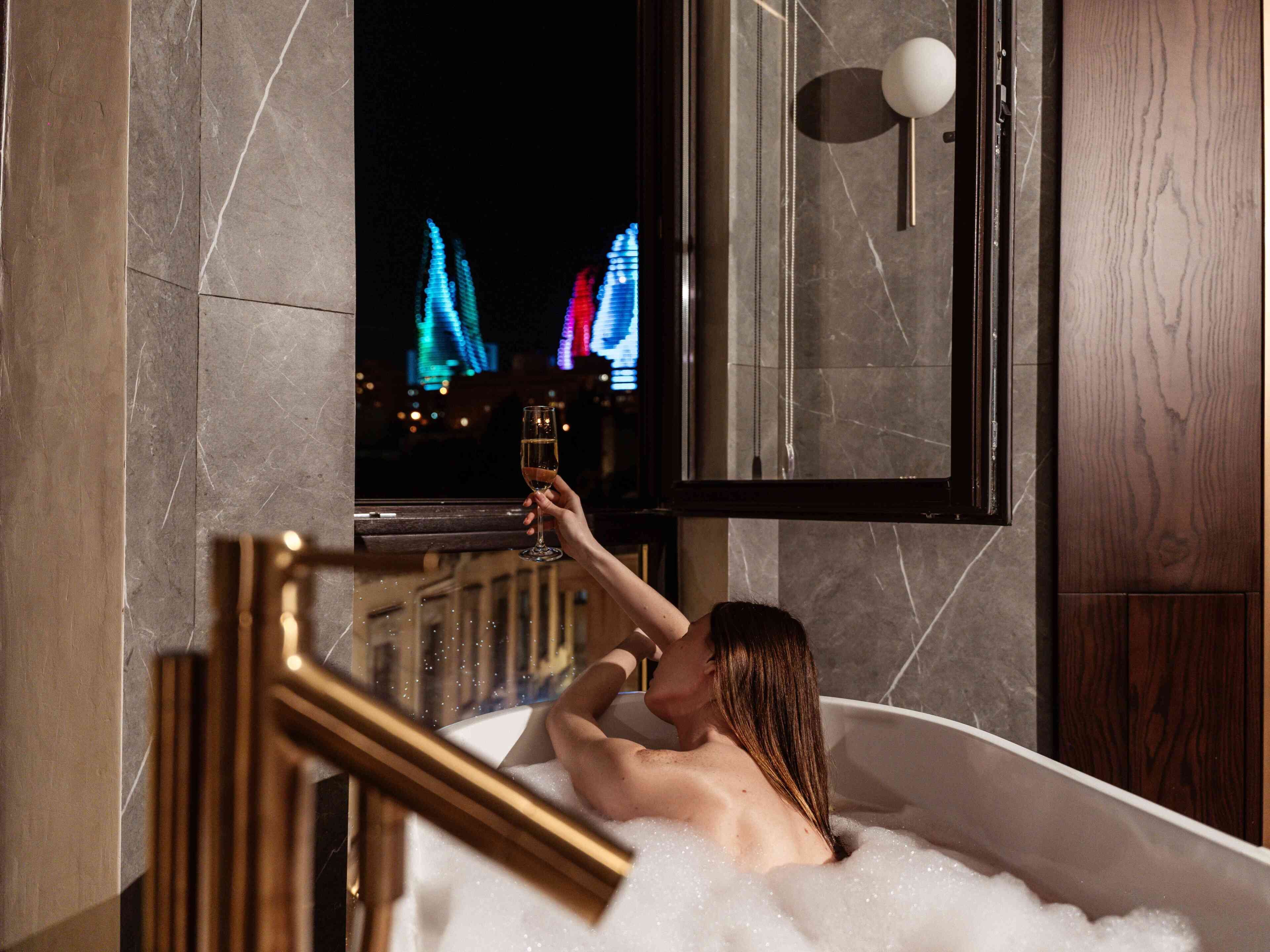 Suite Deluxe, bañera de hidromasaje, vistas a la ciudad | Vistas desde la habitación