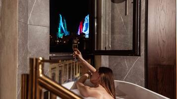 Suite Deluxe, idromassaggio, vista città | Vista dalla camera