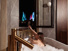 Deluxe Suite, Jetted Tub, City View | View from room