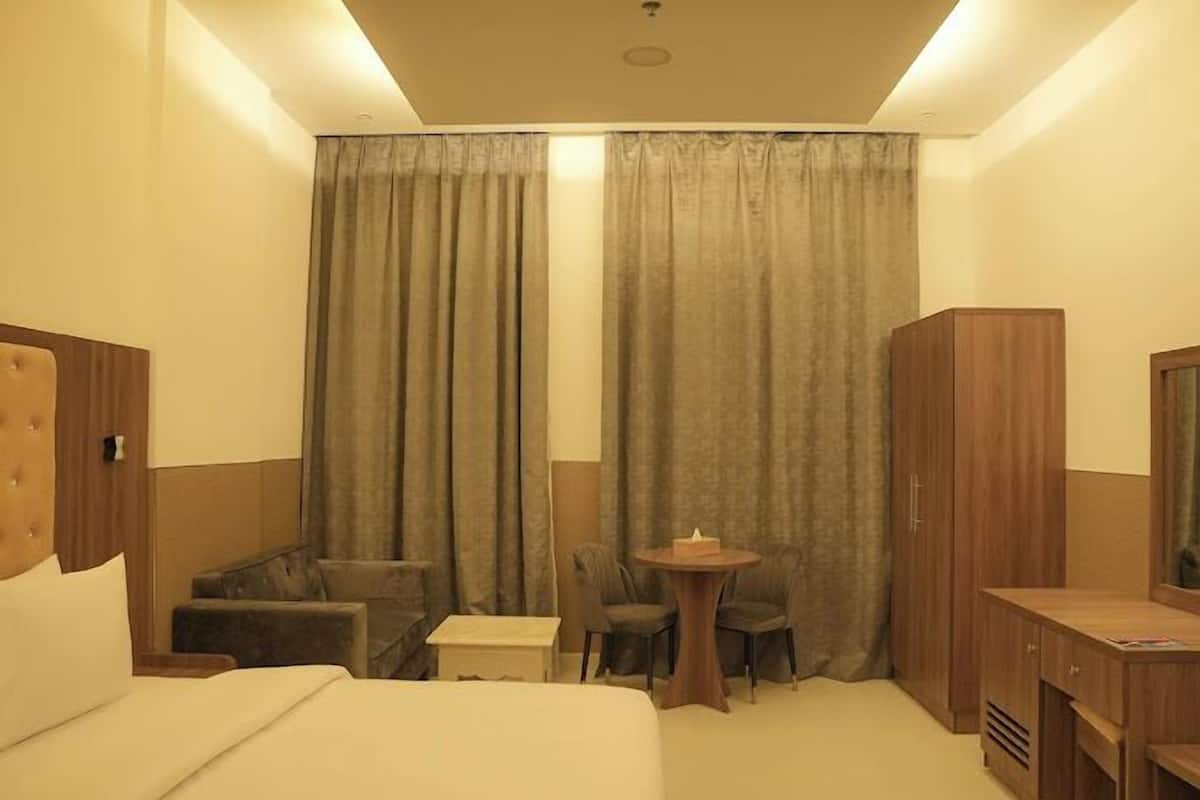 Habitación con 2 camas individuales | Tabla de planchar con plancha y wifi gratis