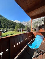 Quarto casal conforto, sacada, vista para a montanha | Sacada