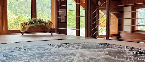 Sauna, bain Ă remous, hammam