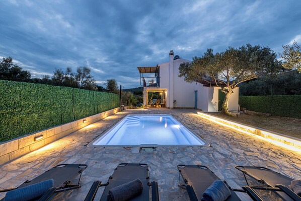 Terrace/patio - New!Unique Offer! Secluded Villa 4 km from the Sea (Dograde)