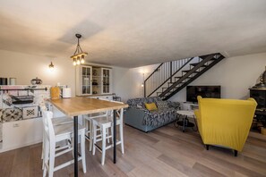 Smart TV, fireplace - New!Unique Offer! Secluded Villa 4 km from the Sea (Dograde)