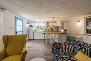 Smart TV, fireplace - New!Unique Offer! Secluded Villa 4 km from the Sea (Dograde)