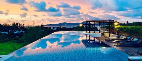 Infinity pool
