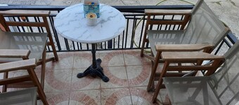 AkisPlace.
3 bedroom apt fully rennovated, cozy and comfortable place to stay.