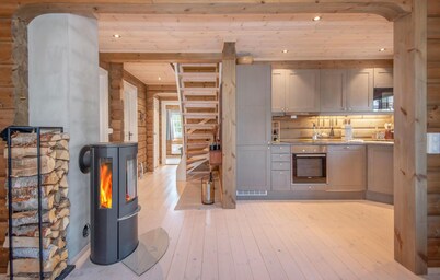 Amazing home in Lesjaskog with WiFi